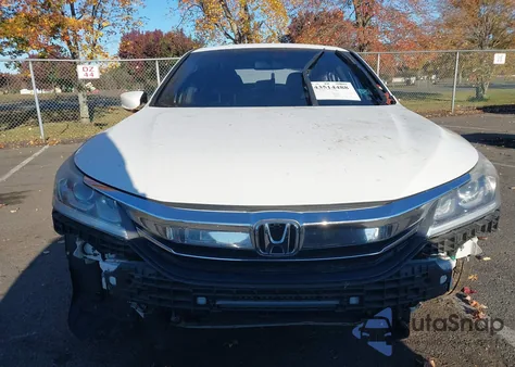 2017 Honda Accord Lx z USA, uszkodzony, nr VIN 1HGCR2F36HA047623